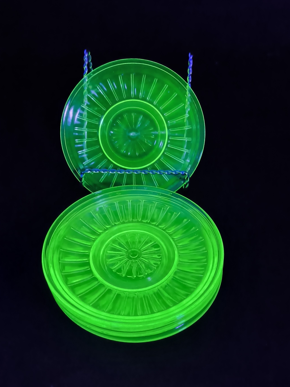 Vintage Federal Glass Green Uranium Depression Tea Cup Saucers Set of 5 Glow